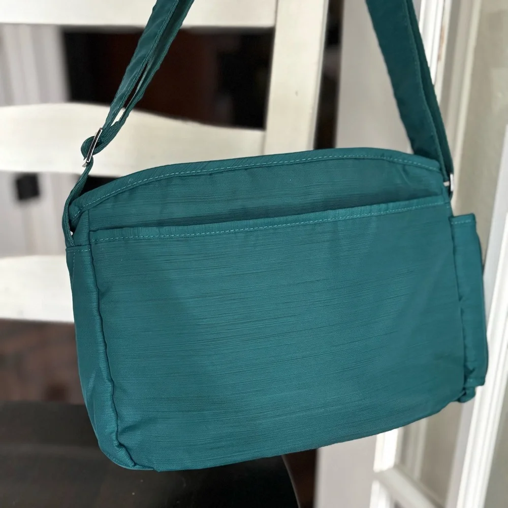 Lug Wings Quilted Flap Crossbody Rfid Bag Travel Organizer Teal - Picture 9 of 10